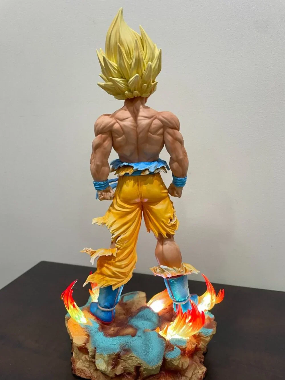 Dragon Ball Son Goku Figure Statue Base Super Saiyan Yellow Hair Anime LED Light